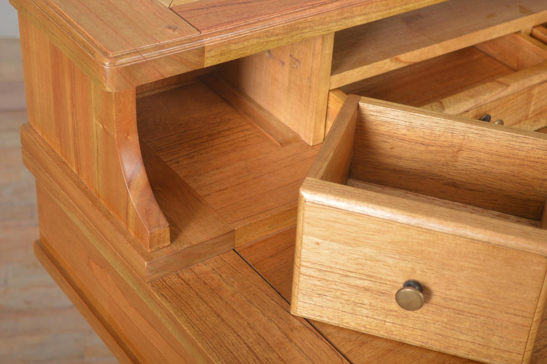 Welbeck Inlaid Oak Desk.